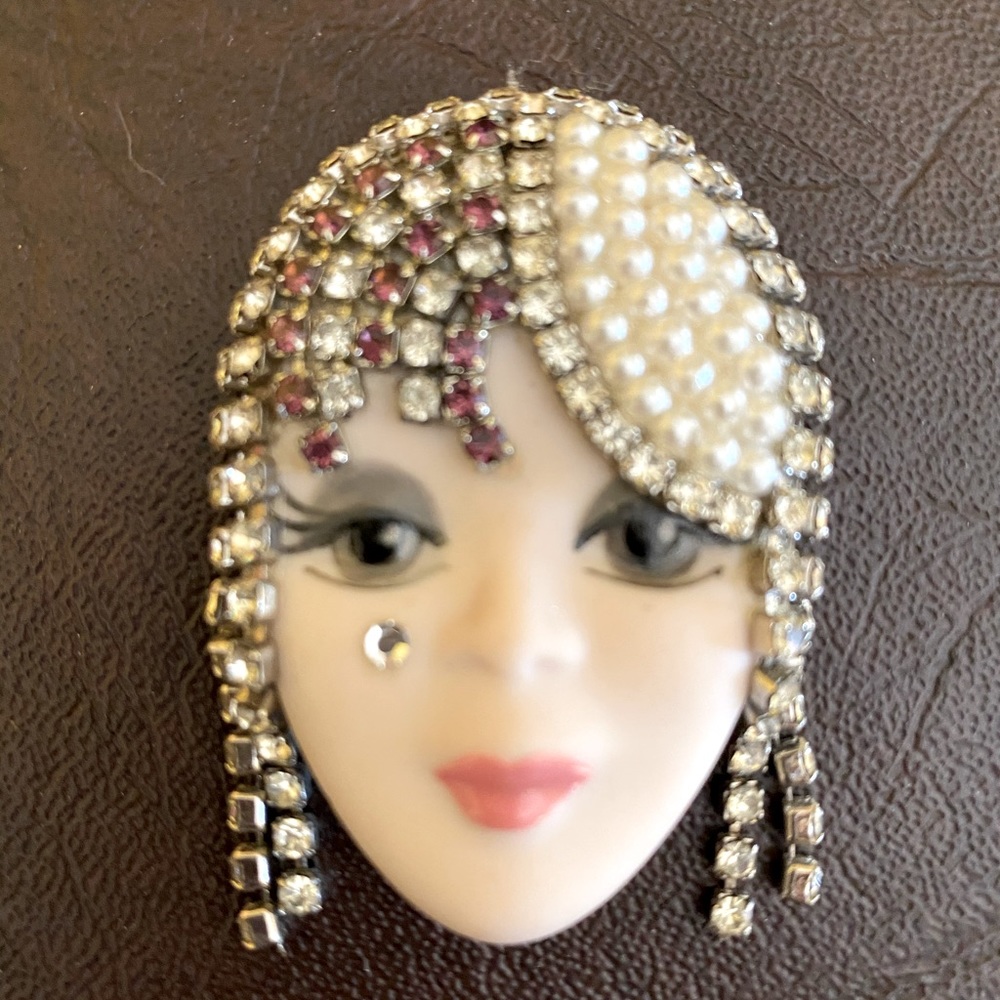 Beating Porcelain pin